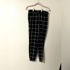 Black and white plaid/checked cuffed ankle trousers women XS elastic trendy fall